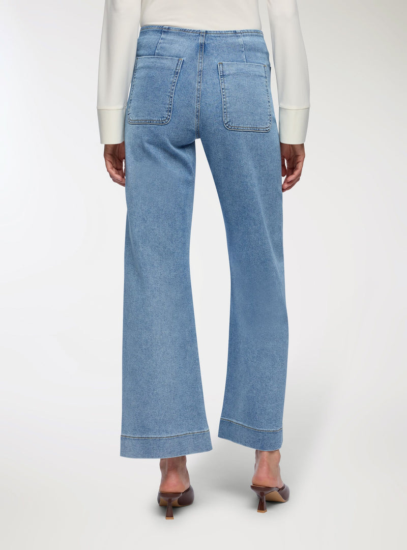 Wide-leg jeans with patch pockets