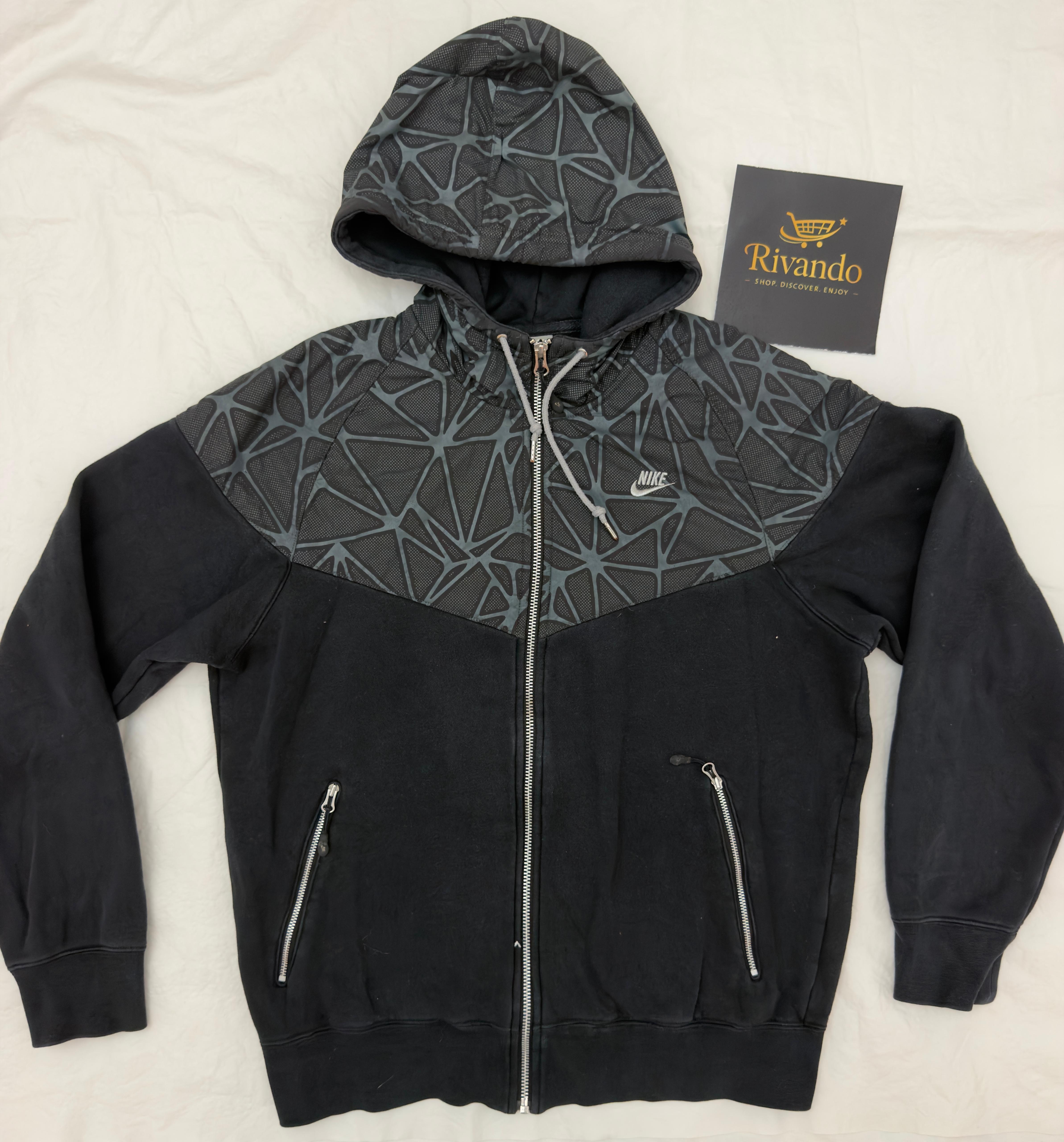Felpa Nike Vintage con Cappuccio e Zip – Pattern Geometrico Nero/Grigio